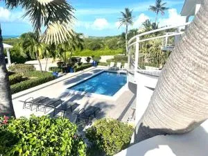 Balanciaga Villa - Turtle Cove