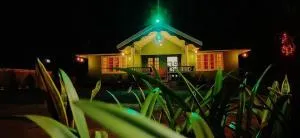 Golden pearl private villa with pool - Vythiri