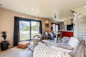 Luxury private farmhouse cottage near Amsterdam plus home cinema