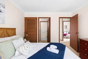Private Ensuite Queen Room - Centrally Located at Milperra