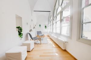 Easylife Swiss - Luxurious Garden Retreat in Castel Grande, Pergola & Historic Charm x6