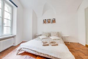 Easylife Swiss - Luxurious Garden Retreat in Castel Grande, Pergola & Historic Charm x6