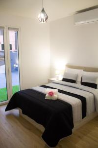 Casa Caromba, Sunset