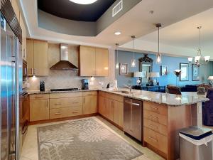 Turquoise Place #1107C