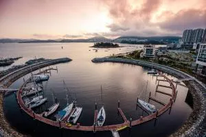 Family duplex room with a full view of the marina harbor, view of the sea - Ungch'ŏn-ni