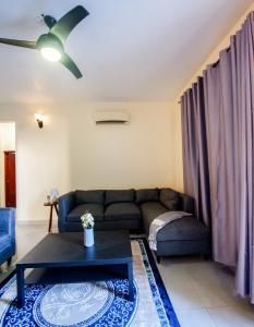 Zanzi modern 2 bed apartment GF