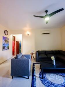 Zanzi modern 2 bed apartment GF