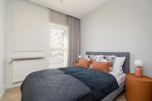 Nowoczesne Apartamenty z Parkingiem & Balkonem by Noclegi Renters