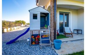 4 Bedroom Stunning Home In Nedescina