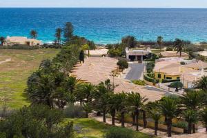 Casa do Ribeiro Salgado II by An Island Apart