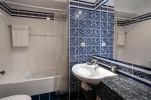 Casa do Ribeiro Salgado II by An Island Apart