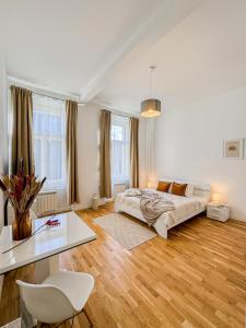 TurnKey I Wenceslas Square Apartments