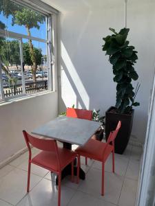 Luxo frente-mar no Leme - Vista deslumbrante da Praia do Leme, conforto e exclusividade para até 6 pessoas