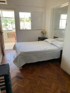 Luxo frente-mar no Leme - Vista deslumbrante da Praia do Leme, conforto e exclusividade para até 6 pessoas