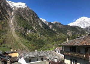 Lo Tatà - Maisons de Charme - Caratteristico Appartamento a 2 passi da Courmayeur
