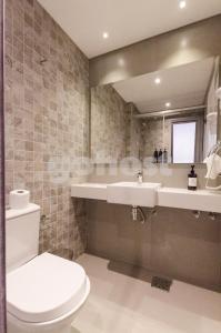 Elegant apt near Shopping del Sol and La Galeria