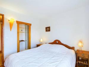 Appartement 3 pièces Sud avec balcon, parking et proche pistes et commerces - FR-1-398-571