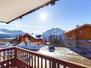 Appartement 3 pièces Sud avec balcon, parking et proche pistes et commerces - FR-1-398-571