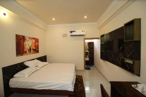 Star Light Residency