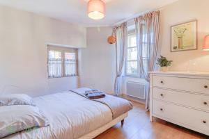 Le Petit Monge Ultra centre Place Emile Zola