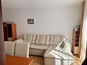 Sunny two bedroom apartment 12 in Tulip , Flora Residence - prime location!