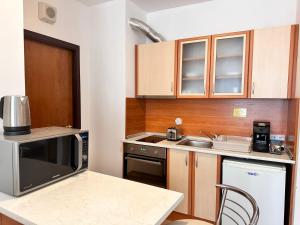 Sunny two bedroom apartment 12 in Tulip , Flora Residence - prime location!
