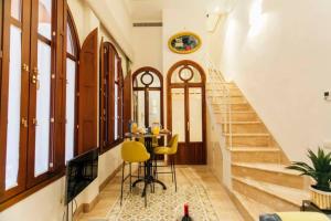 Colorful and Authentic Duplex in Seville