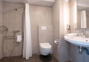 Hotels B&B HOTEL Cluses Sud : photos des chambres