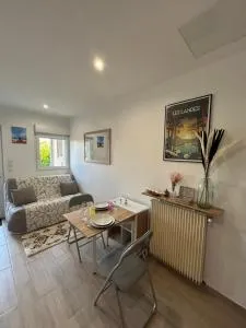 Studio complet neuf en rdc - Oeyreluy