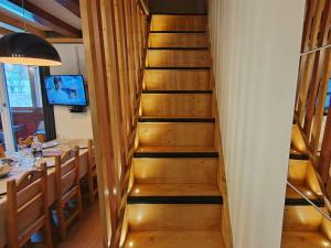 Duplex cosy 6 pers, 39m², 3 chambres, balcon, accès direct aux pistes, centre Val Thorens - FR-1-545-46