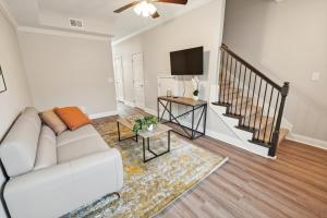 Biltmore Luxury 1513 #2 Townhomes l 2Bd 2 Bth