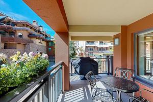 Lion Square Lodge North 296