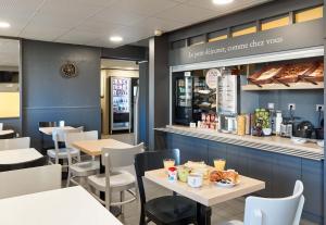 Hotels B&B HOTEL Corbeil-Essonnes : photos des chambres
