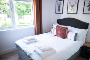 Modern apartment with stunning sea views near Oban