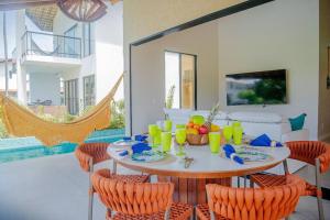 Casa de alto padrão em muro alto