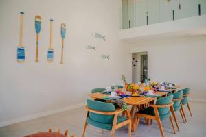 Casa de alto padrão em muro alto