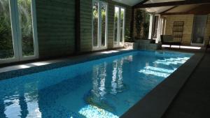 Maisons de vacances Le Manoir des Parcs, Piscine chauffee : photos des chambres