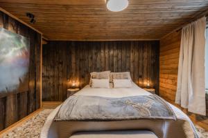 Art House of Lady Christmas