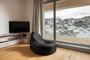 KUDO - Mountain & Skyline view