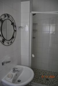 Dragonfly self catering