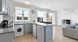 Modern Apartment U6 with Beautiful Sea Views, Aphrodite Hills