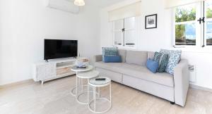 Modern Apartment U6 with Beautiful Sea Views, Aphrodite Hills