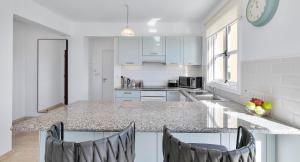 Modern Apartment U6 with Beautiful Sea Views, Aphrodite Hills