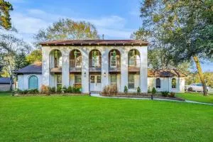 Breakfast with a View with BBQ Firepit Golf Course - Conroe