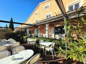 Hotels Hotel Le SAINT-GENIES : photos des chambres