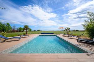 Maisons de vacances Vacation rental with pool and Jacuzzi, close to Arles - sleeps 10 : photos des chambres