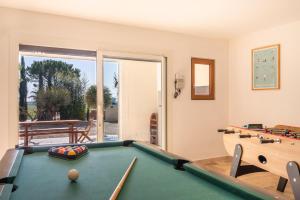 Maisons de vacances Vacation rental with pool and Jacuzzi, close to Arles - sleeps 10 : photos des chambres