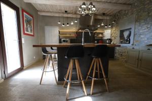 Villas Provencal farmhouse, Mont Ventoux view, 2 pools (1 heated), Bedoin - 10 people : photos des chambres