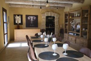 Villas Provencal farmhouse, Mont Ventoux view, 2 pools (1 heated), Bedoin - 10 people : photos des chambres