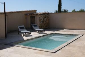 Villas Provencal farmhouse, Mont Ventoux view, 2 pools (1 heated), Bedoin - 10 people : photos des chambres